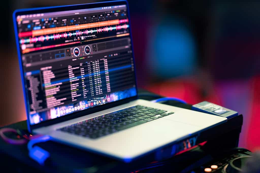 Top 15 DJ Tips: Utilize DJ Software to Its Full Potential