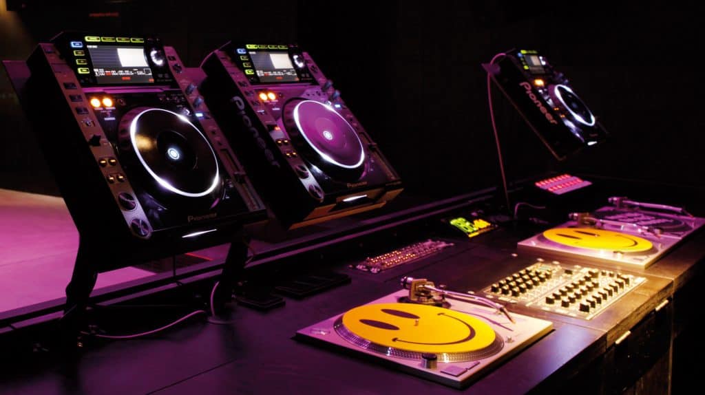 DJ Setup: CDJs