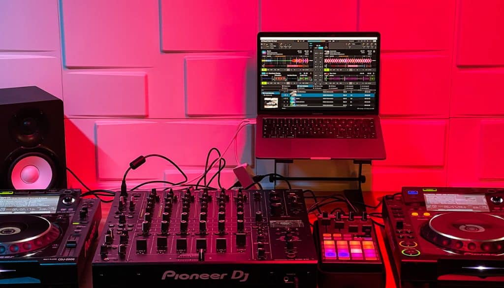 DJ Setup: Hybrid Setups